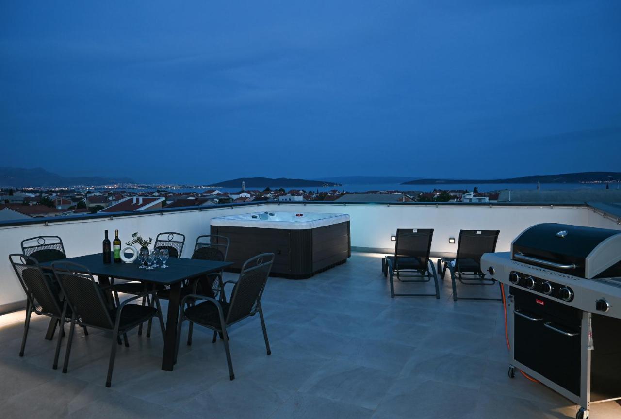 Rooftop New Castel 2023 Kaštela エクステリア 写真