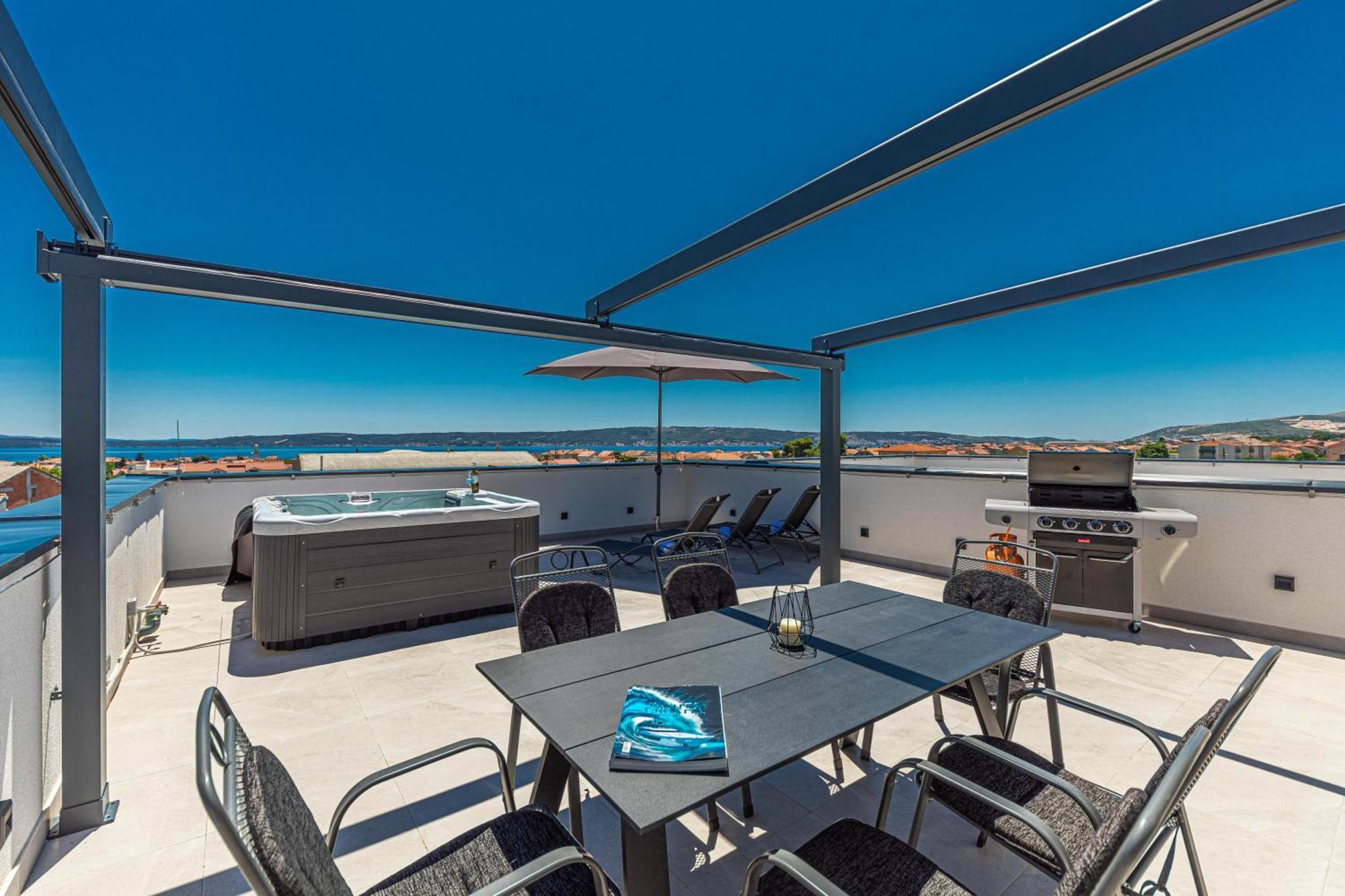 Rooftop New Castel 2023 Kaštela エクステリア 写真